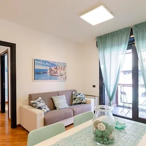 Dock Of The Bay Genova, Stylish Apartment In The Heart Of Genoa With Air Conditioning, Private Free Garage, Harbour View , Genoa Italy